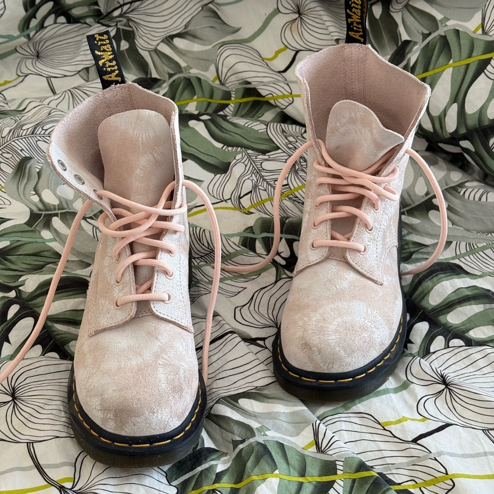 Dr. Martens Women's Pink tie dye Boots US 9